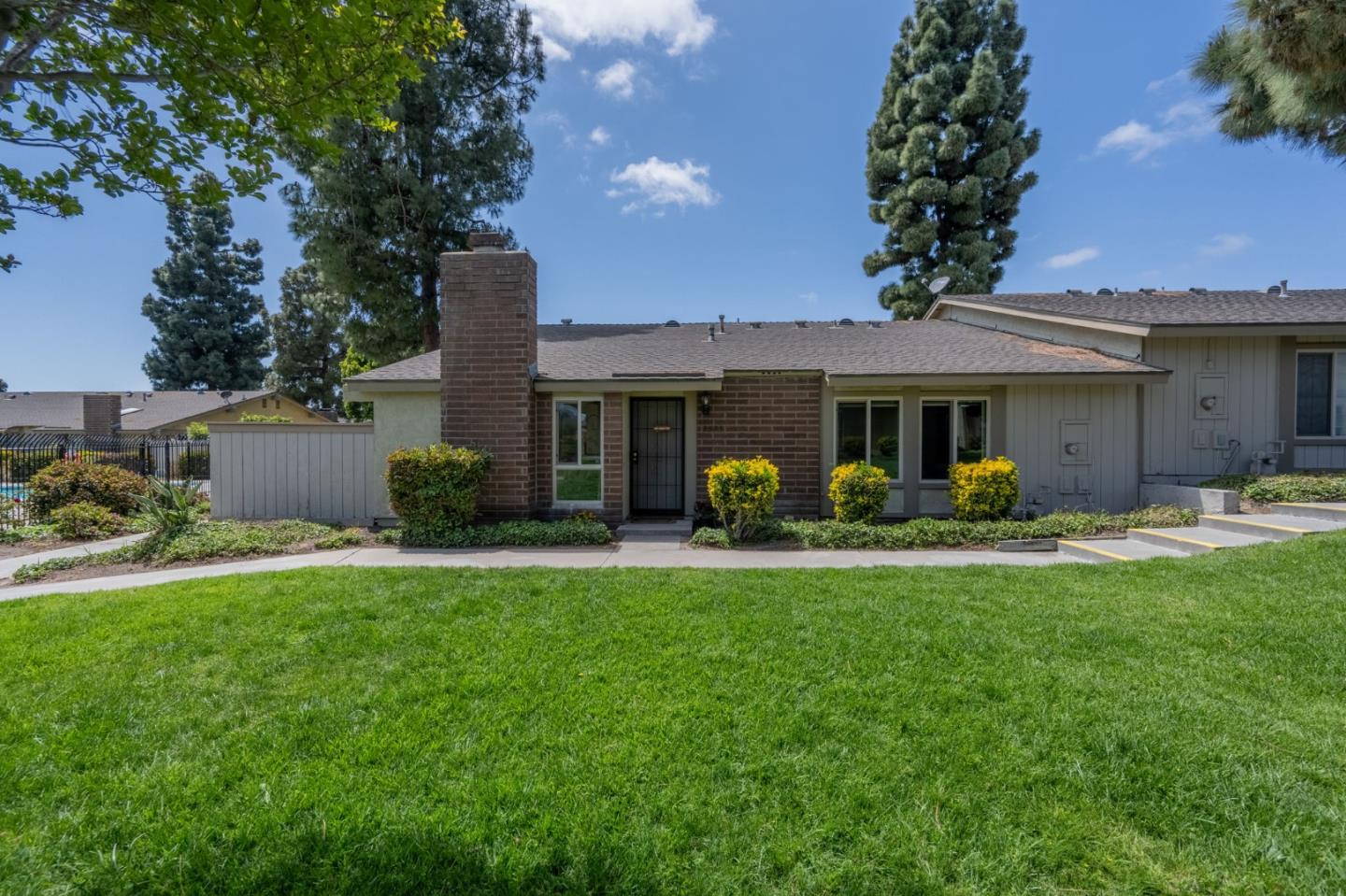 Detail Gallery Image 19 of 28 For 3575 Guava Way, Oceanside,  CA 92058 - 2 Beds | 2 Baths