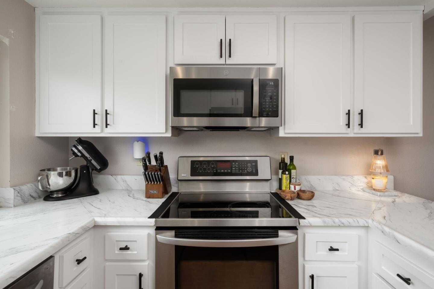 Detail Gallery Image 7 of 28 For 3575 Guava Way, Oceanside,  CA 92058 - 2 Beds | 2 Baths