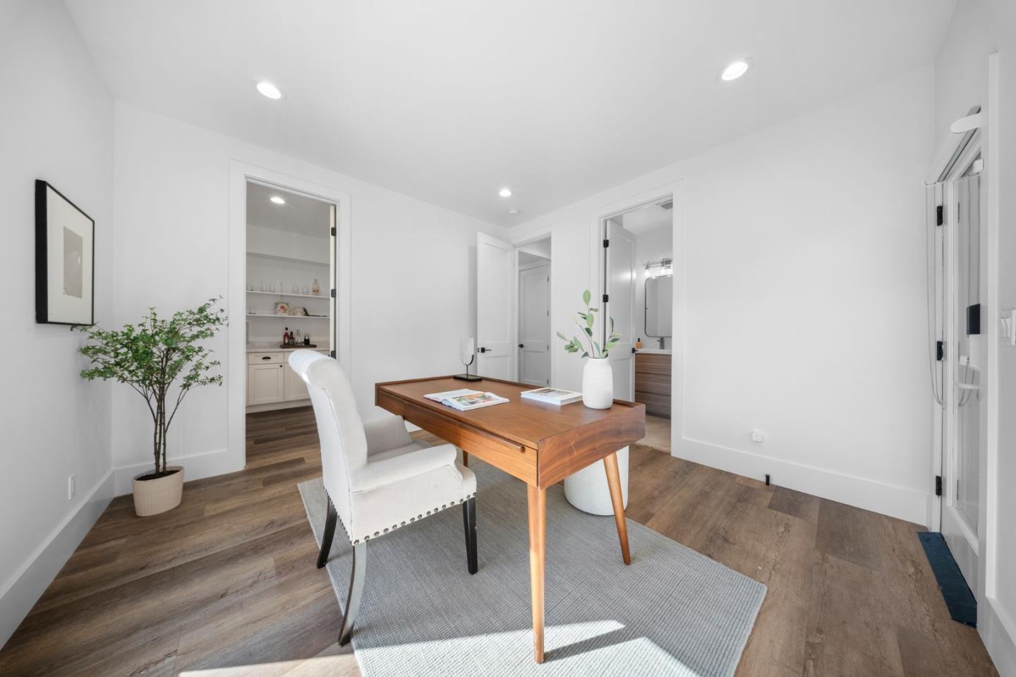 Detail Gallery Image 11 of 46 For 288 Clearpark Cir, San Jose,  CA 95136 - 7 Beds | 7/1 Baths