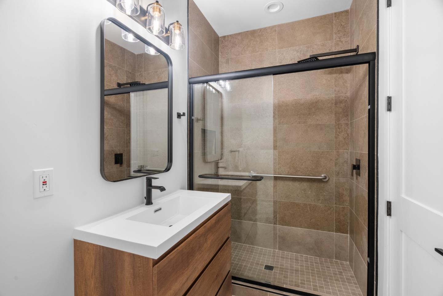 Detail Gallery Image 15 of 46 For 288 Clearpark Cir, San Jose,  CA 95136 - 7 Beds | 7/1 Baths