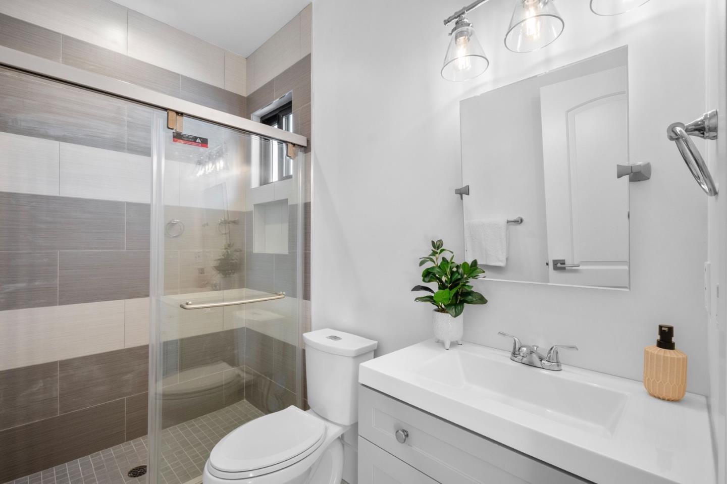 Detail Gallery Image 40 of 46 For 288 Clearpark Cir, San Jose,  CA 95136 - 7 Beds | 7/1 Baths