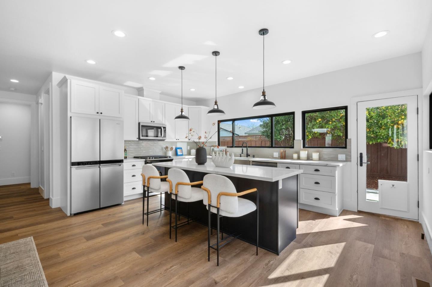 Detail Gallery Image 7 of 46 For 288 Clearpark Cir, San Jose,  CA 95136 - 7 Beds | 7/1 Baths