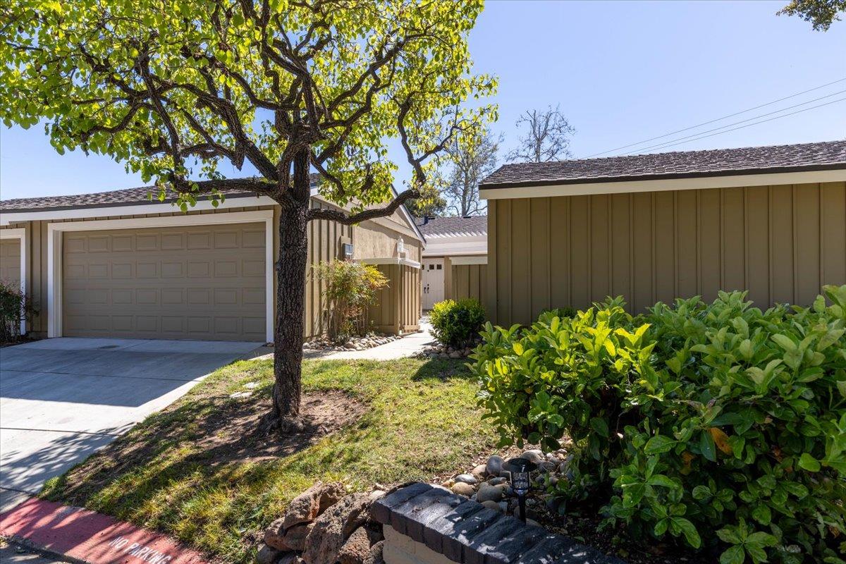 Detail Gallery Image 2 of 39 For 1108 Camber Tree Ct, San Jose,  CA 95120 - 3 Beds | 2 Baths