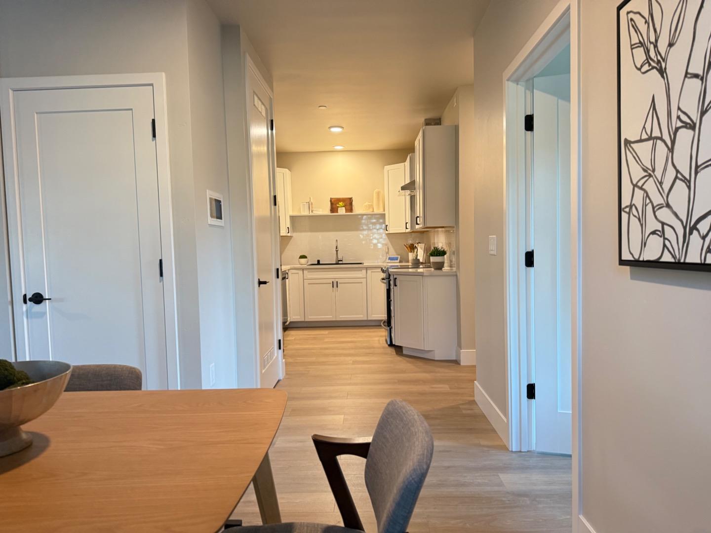 Detail Gallery Image 4 of 31 For 400 San Benito #212,  Hollister,  CA 95023 - 2 Beds | 1 Baths