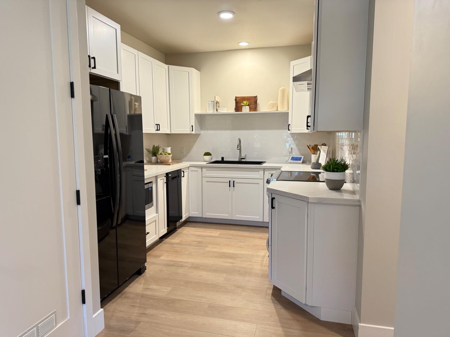 Detail Gallery Image 5 of 31 For 400 San Benito #212,  Hollister,  CA 95023 - 2 Beds | 1 Baths