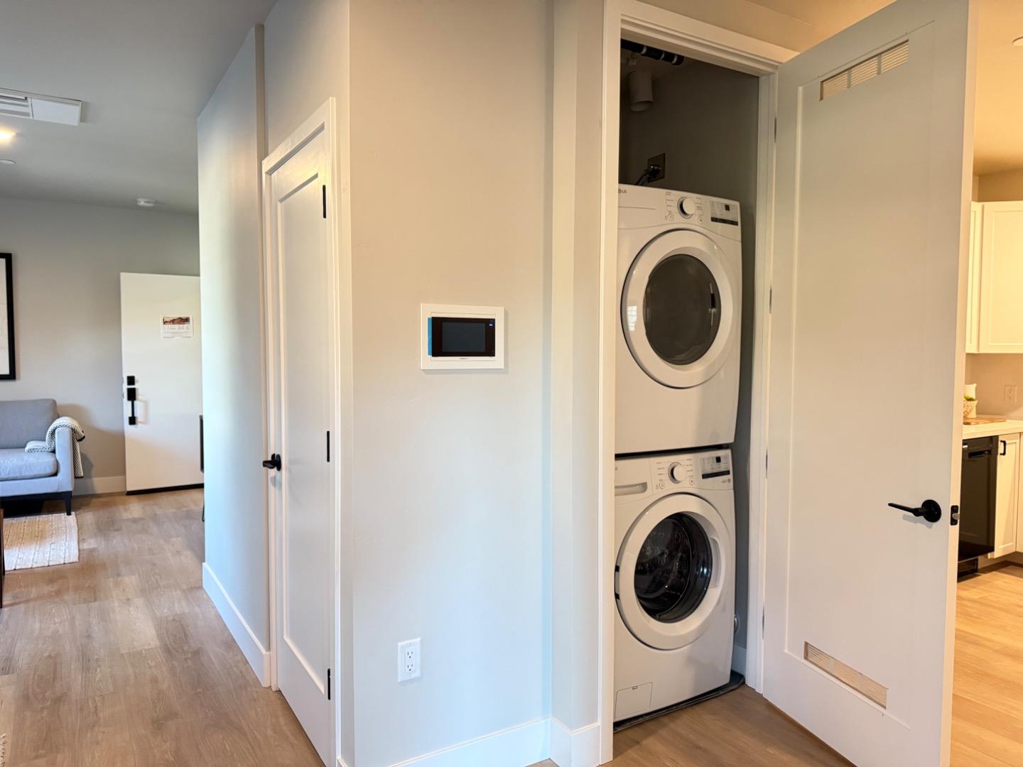 Detail Gallery Image 8 of 31 For 400 San Benito #212,  Hollister,  CA 95023 - 2 Beds | 1 Baths