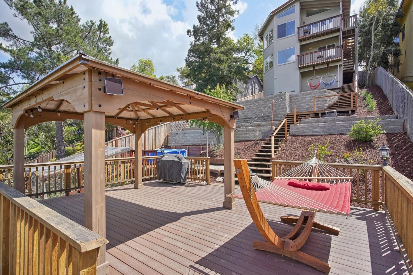 Detail Gallery Image 2 of 72 For 156 Springdale Way, Redwood City,  CA 94062 - 4 Beds | 2/1 Baths