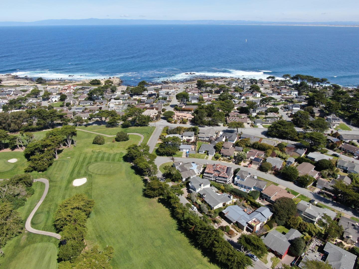 Detail Gallery Image 2 of 56 For 1142 Crest Ave, Pacific Grove,  CA 93950 - 3 Beds | 3 Baths