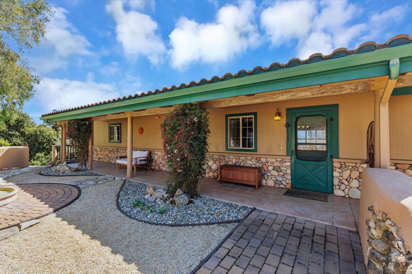 Detail Gallery Image 12 of 74 For 18 Asoleado Dr, Carmel Valley,  CA 93924 - 3 Beds | 2 Baths