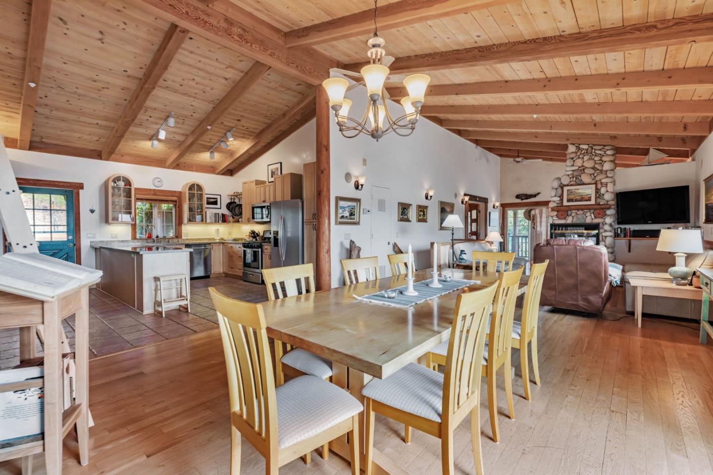 Detail Gallery Image 32 of 74 For 18 Asoleado Dr, Carmel Valley,  CA 93924 - 3 Beds | 2 Baths