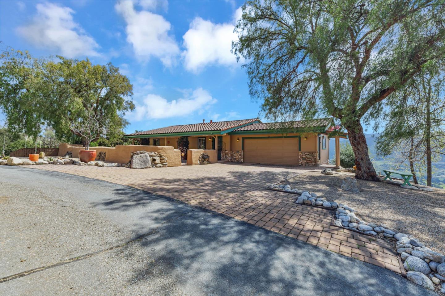 Detail Gallery Image 8 of 74 For 18 Asoleado Dr, Carmel Valley,  CA 93924 - 3 Beds | 2 Baths