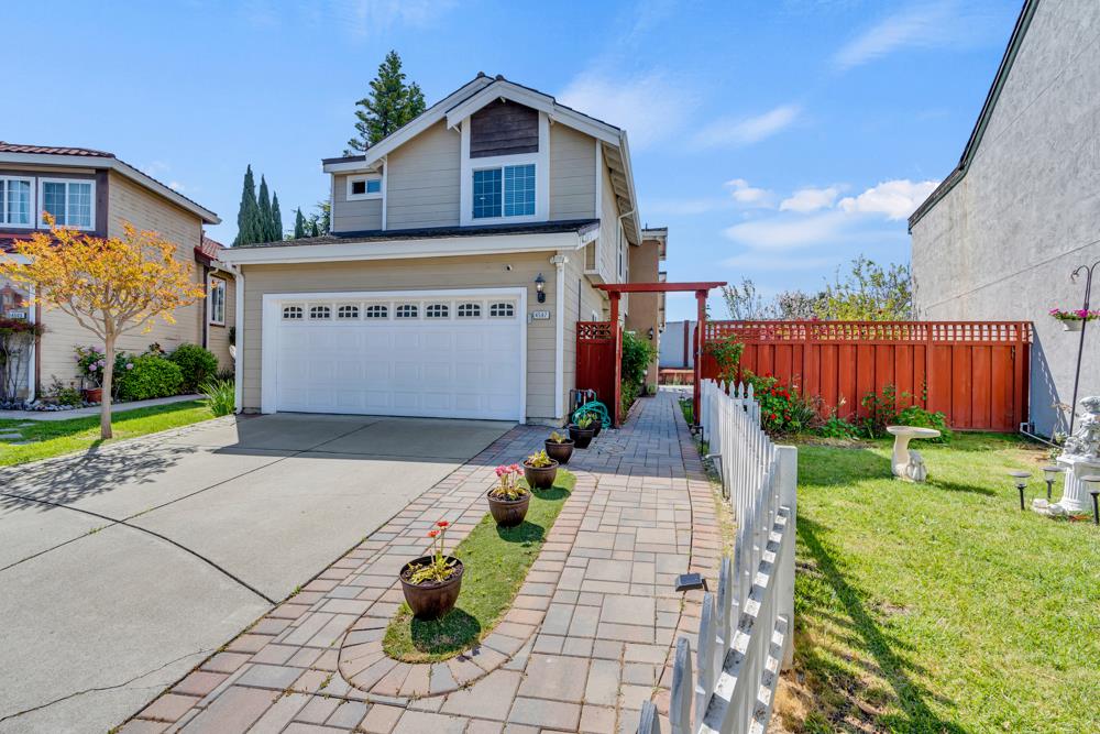 Detail Gallery Image 2 of 50 For 4597 Rousillon Pl, Fremont,  CA 94555 - 3 Beds | 2/1 Baths