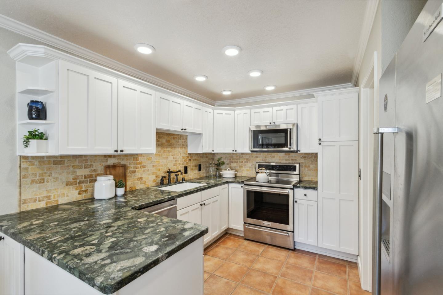 Detail Gallery Image 12 of 36 For 2833 Casa De Vida Dr, Aptos,  CA 95003 - 2 Beds | 2/1 Baths