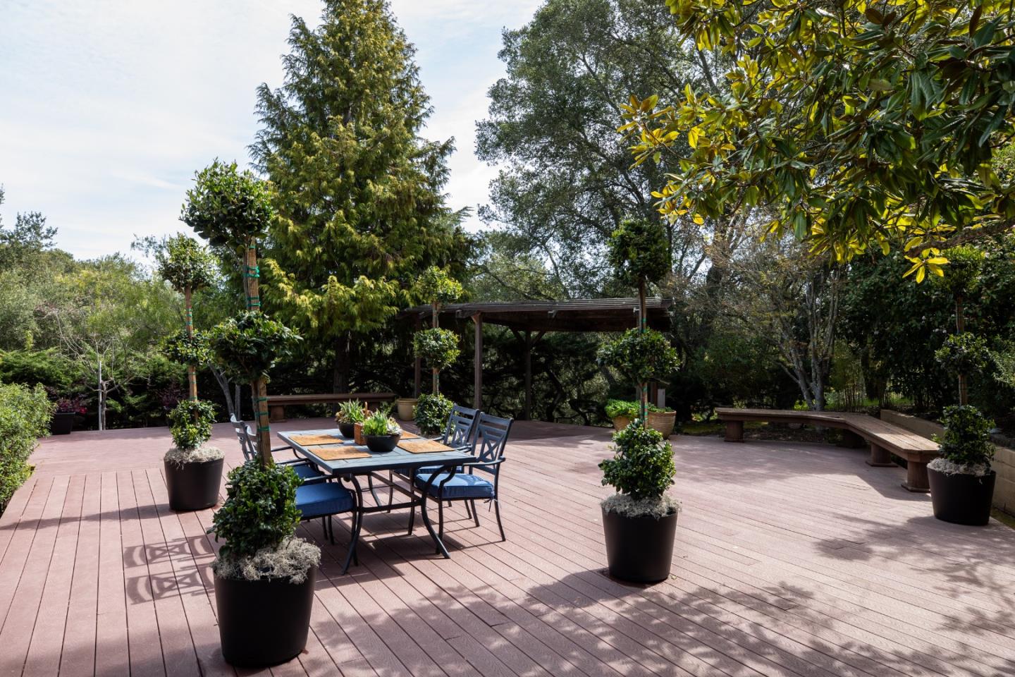 Detail Gallery Image 27 of 47 For 252 Raymundo Dr, Woodside,  CA 94062 - 4 Beds | 3 Baths