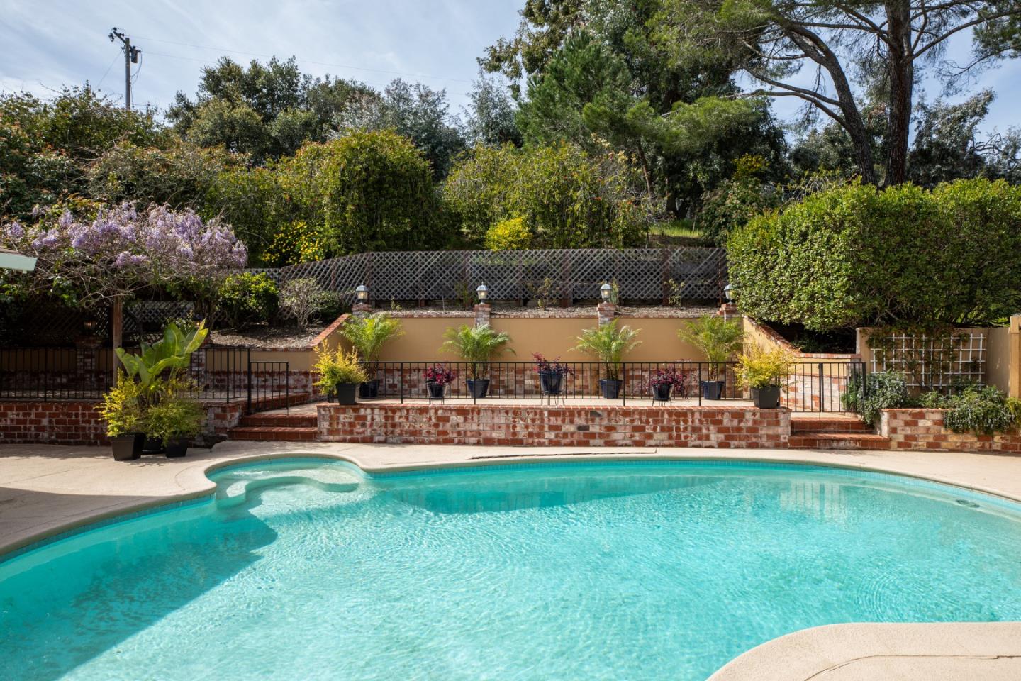 Detail Gallery Image 28 of 47 For 252 Raymundo Dr, Woodside,  CA 94062 - 4 Beds | 3 Baths