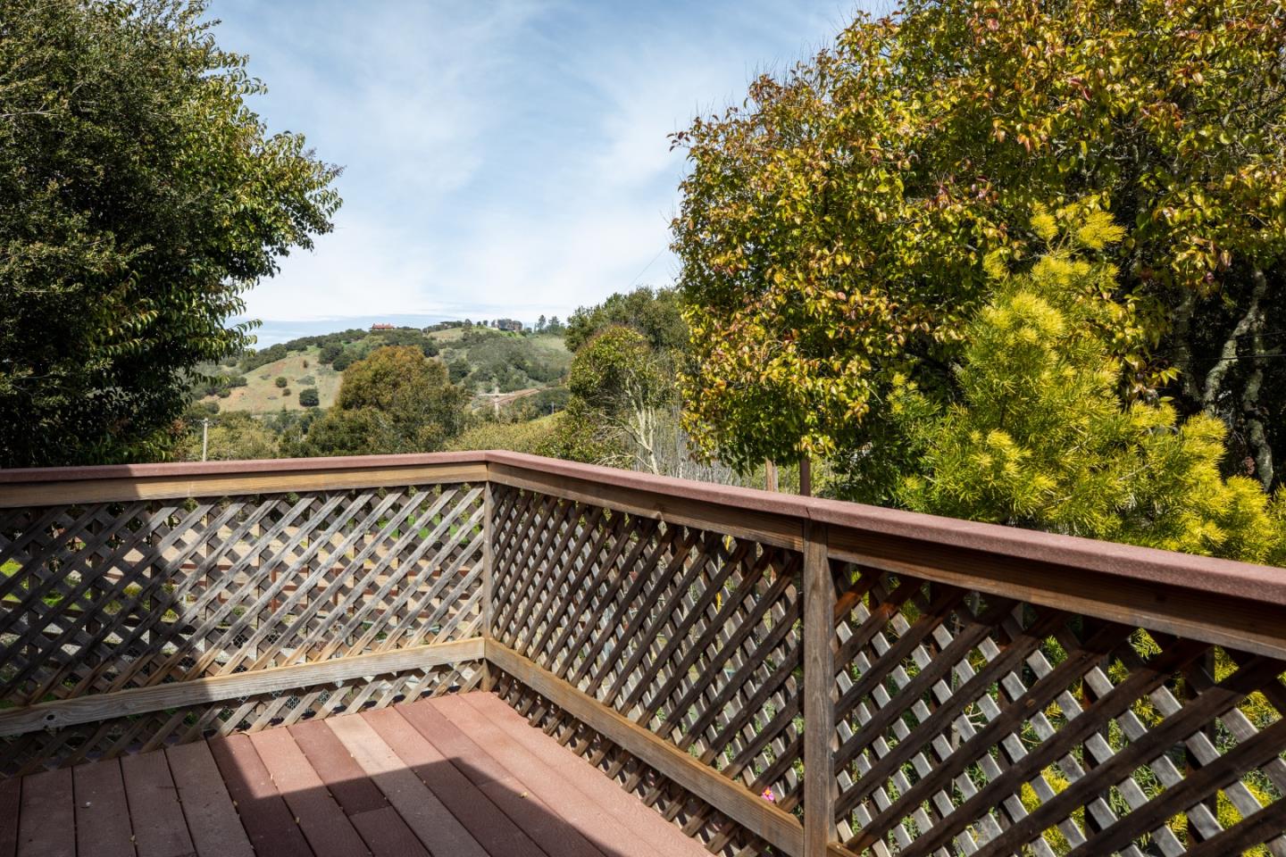 Detail Gallery Image 35 of 47 For 252 Raymundo Dr, Woodside,  CA 94062 - 4 Beds | 3 Baths