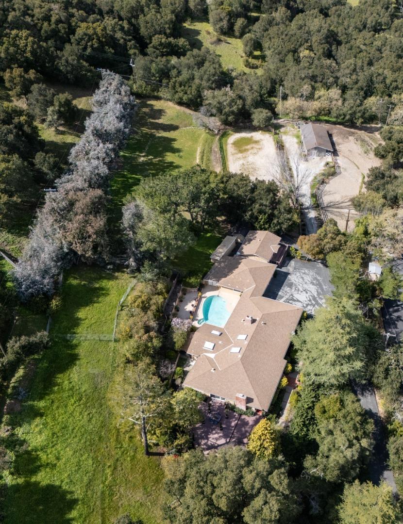 Detail Gallery Image 40 of 47 For 252 Raymundo Dr, Woodside,  CA 94062 - 4 Beds | 3 Baths