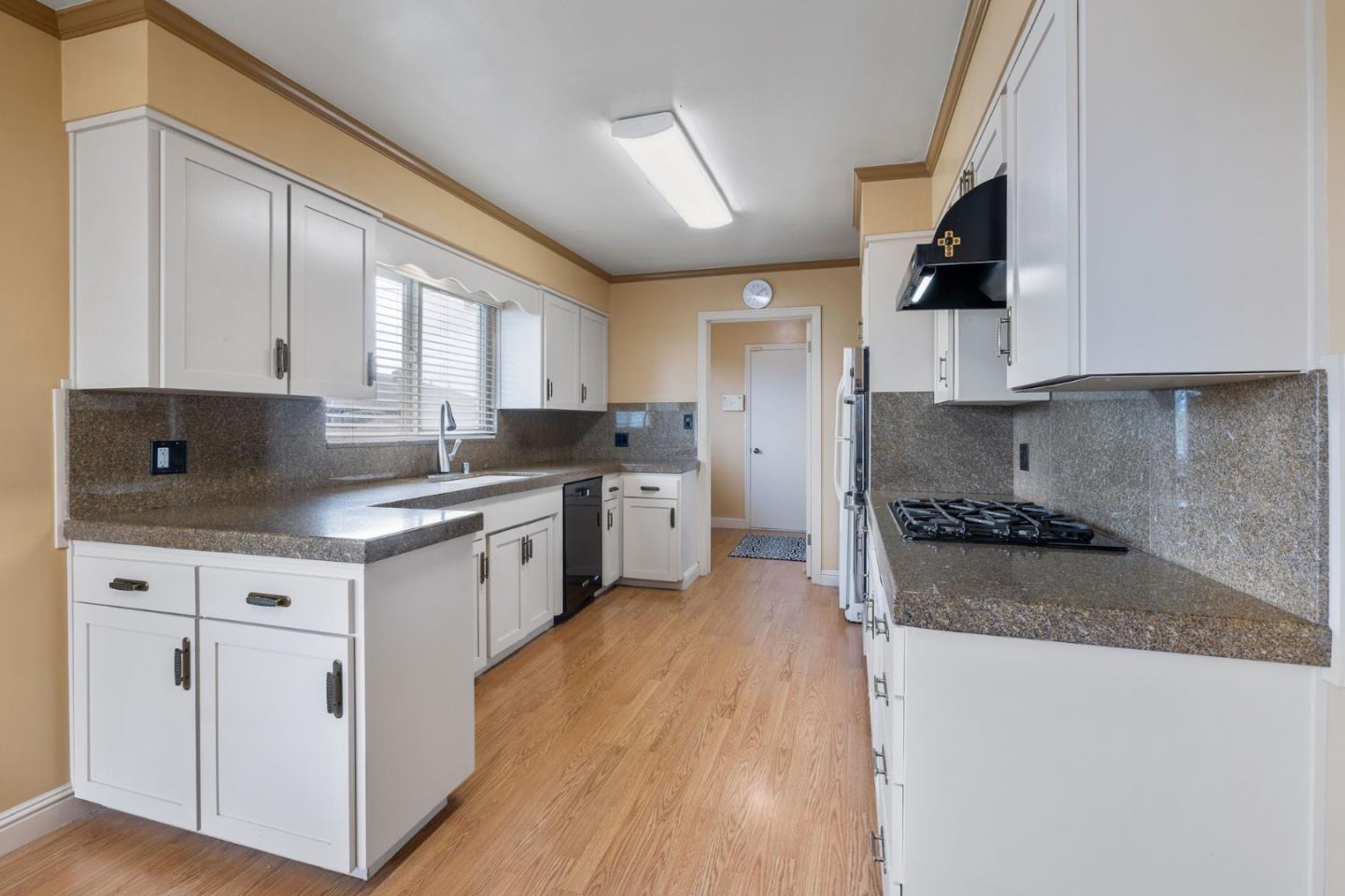 Detail Gallery Image 16 of 39 For 101 Bronson St, Watsonville,  CA 95076 - 3 Beds | 2 Baths