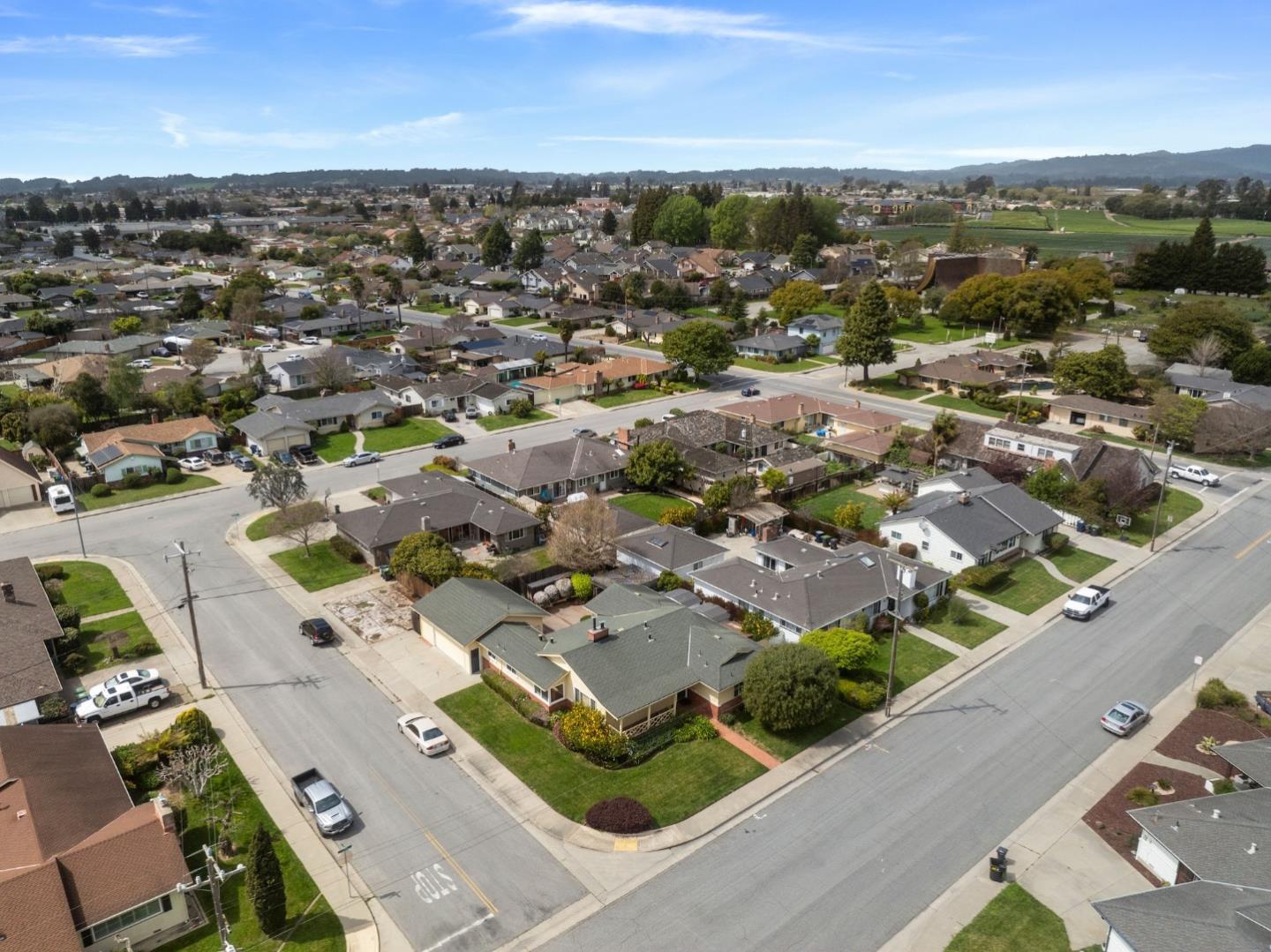 Detail Gallery Image 3 of 39 For 101 Bronson St, Watsonville,  CA 95076 - 3 Beds | 2 Baths