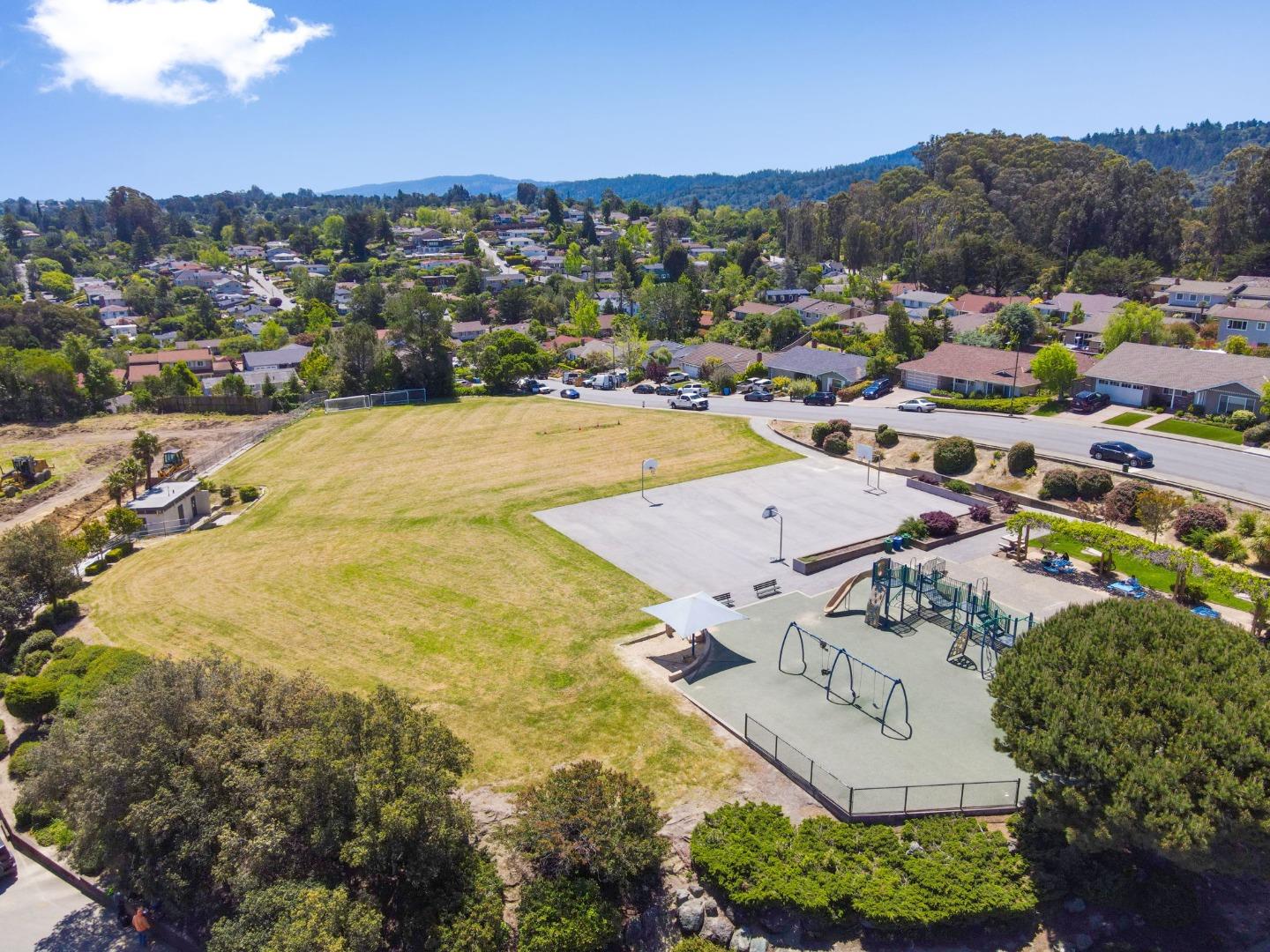 Detail Gallery Image 74 of 87 For 7 Mariposa Ct, Burlingame,  CA 94010 - 4 Beds | 2 Baths