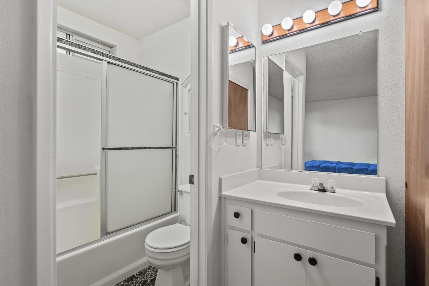 Detail Gallery Image 17 of 24 For 976 Jenooke Ln, Chico,  CA 95926 - 2 Beds | 2 Baths