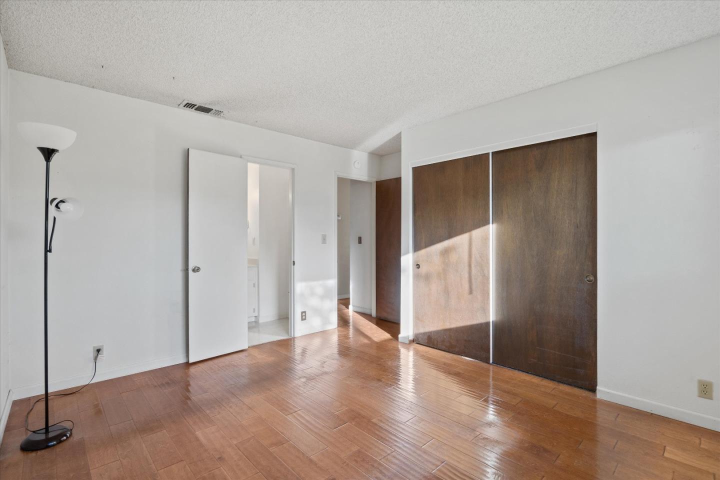 Detail Gallery Image 19 of 24 For 976 Jenooke Ln, Chico,  CA 95926 - 2 Beds | 2 Baths