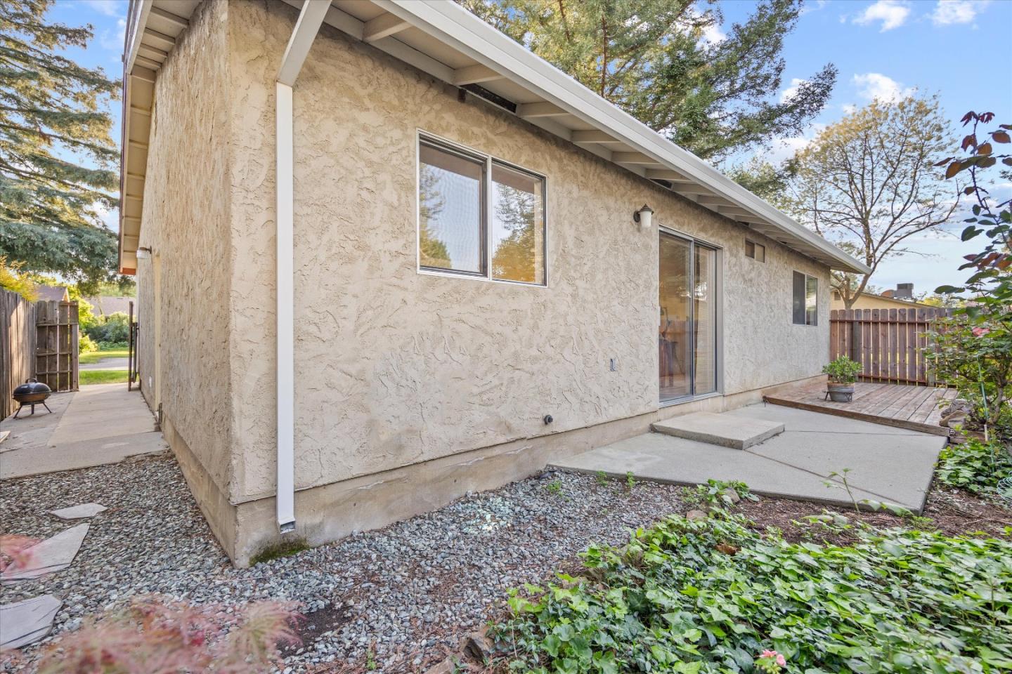 Detail Gallery Image 22 of 24 For 976 Jenooke Ln, Chico,  CA 95926 - 2 Beds | 2 Baths