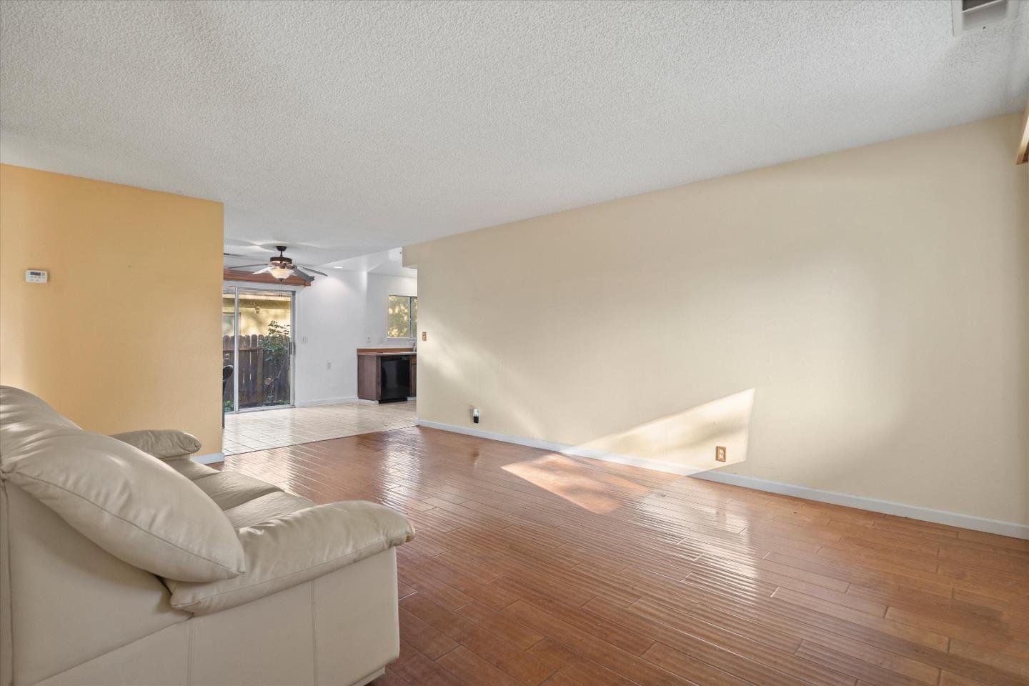 Detail Gallery Image 7 of 24 For 976 Jenooke Ln, Chico,  CA 95926 - 2 Beds | 2 Baths