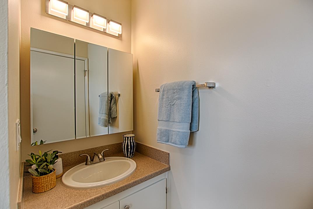 Detail Gallery Image 12 of 29 For 106 Palo Verde Ter, Santa Cruz,  CA 95060 - 1 Beds | 1 Baths