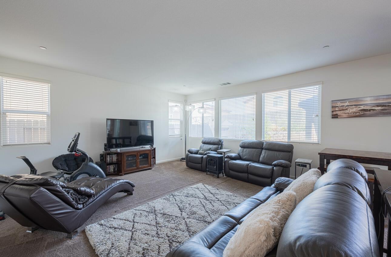 Detail Gallery Image 13 of 37 For 1141 San Gabriel, Soledad,  CA 93960 - 3 Beds | 2/1 Baths