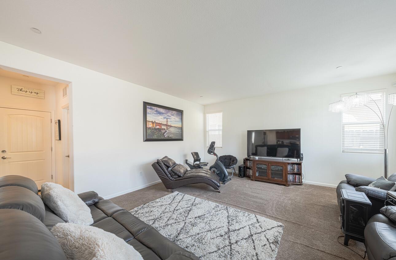 Detail Gallery Image 14 of 37 For 1141 San Gabriel, Soledad,  CA 93960 - 3 Beds | 2/1 Baths