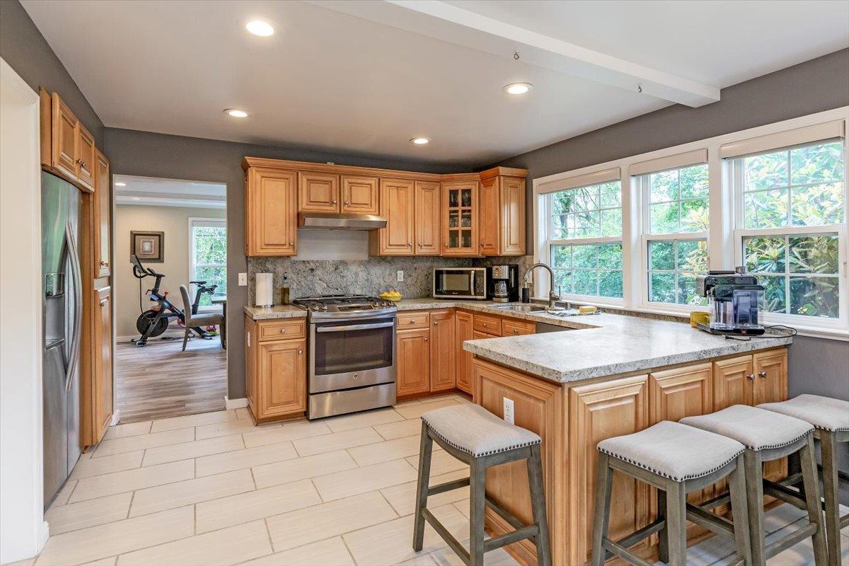 Detail Gallery Image 3 of 48 For 18125 Santa Ana Rd, Los Gatos,  CA 95033 - 3 Beds | 2 Baths