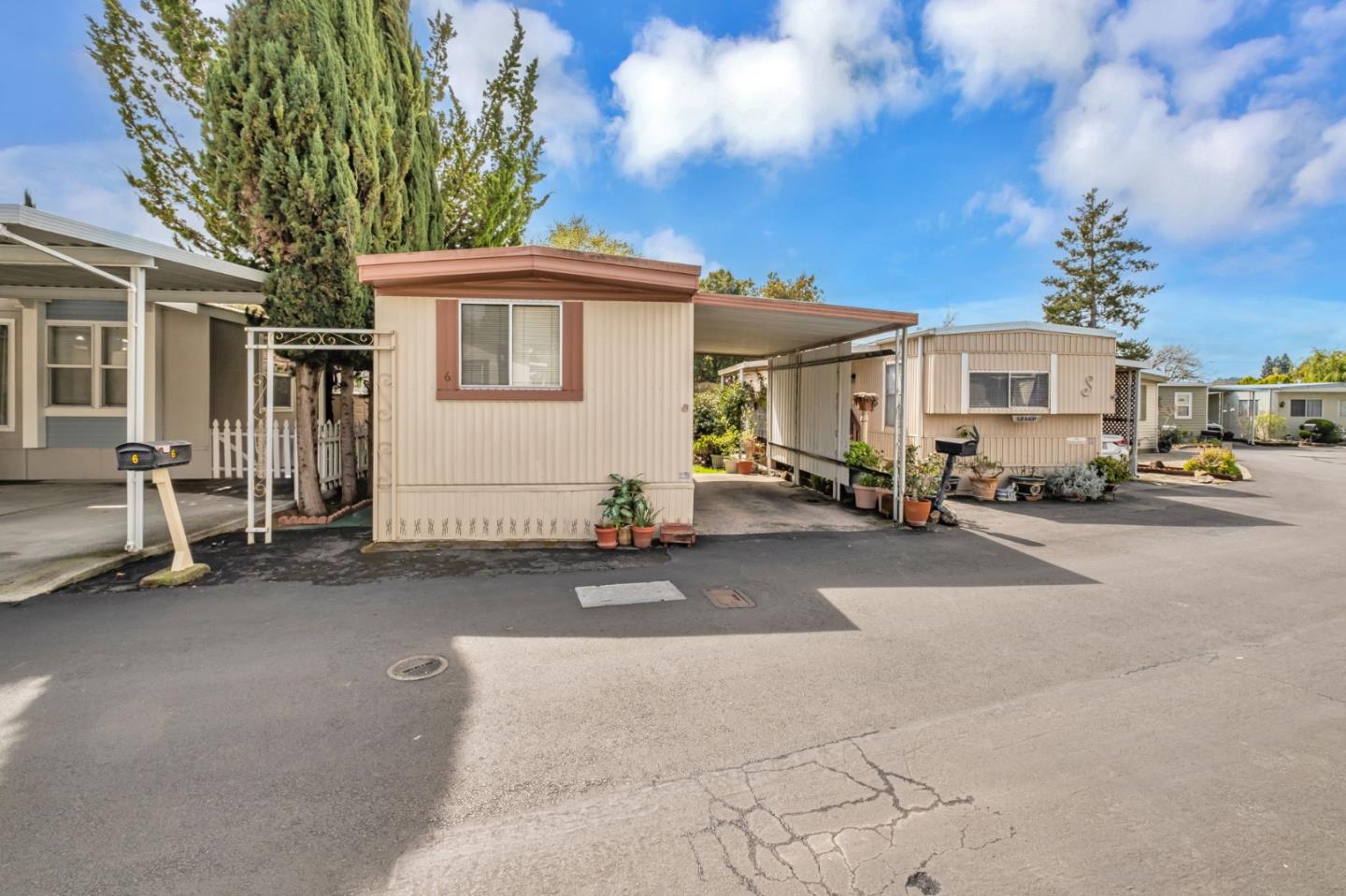 Detail Gallery Image 2 of 25 For 6011 Scotts Valley Dr #6,  Scotts Valley,  CA 95066 - 2 Beds | 1/1 Baths