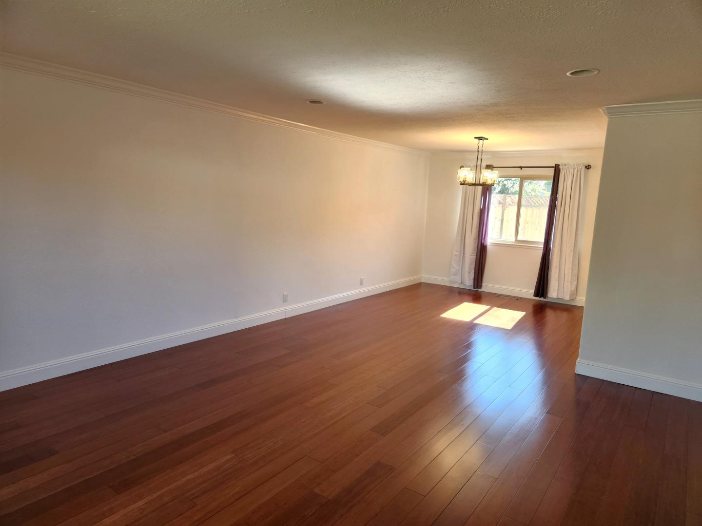 Detail Gallery Image 7 of 44 For 249 Purple Glen Dr, San Jose,  CA 95119 - 5 Beds | 3 Baths