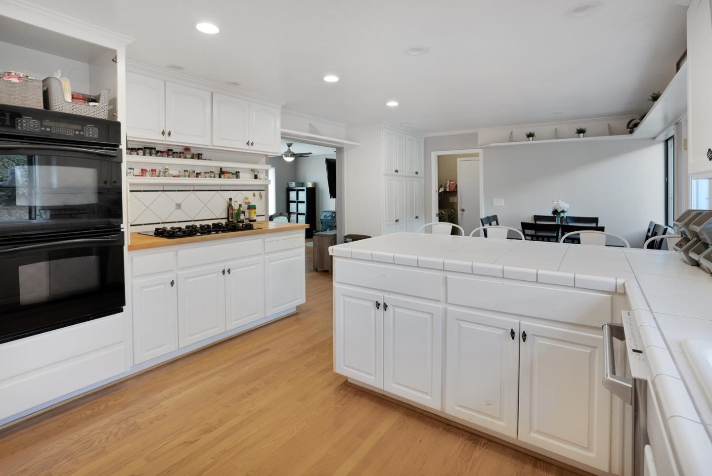 Detail Gallery Image 13 of 30 For 390 Seely Ave, Aromas,  CA 95004 - 4 Beds | 3 Baths