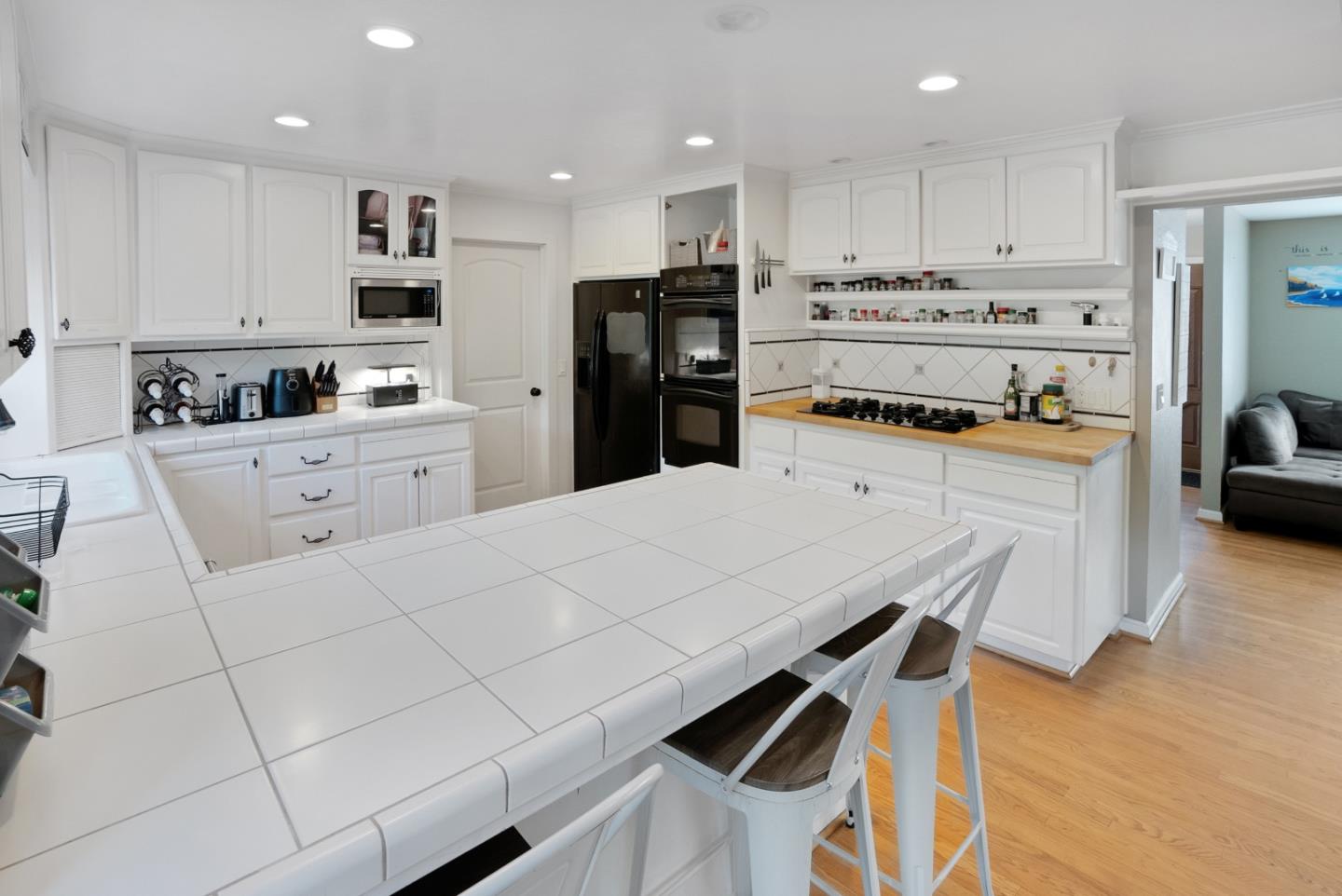 Detail Gallery Image 14 of 30 For 390 Seely Ave, Aromas,  CA 95004 - 4 Beds | 3 Baths