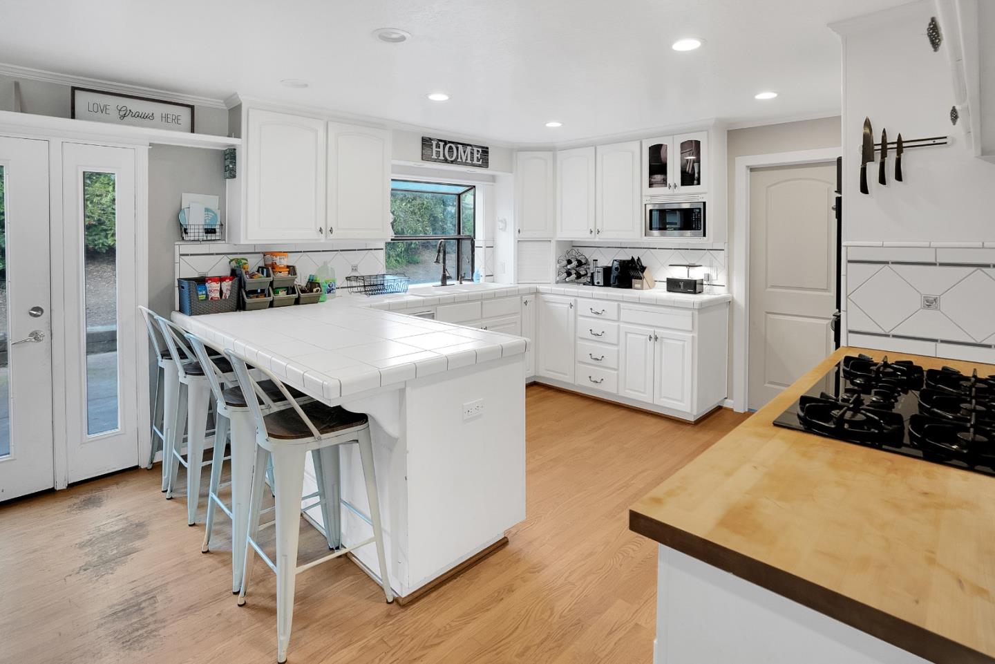 Detail Gallery Image 15 of 30 For 390 Seely Ave, Aromas,  CA 95004 - 4 Beds | 3 Baths