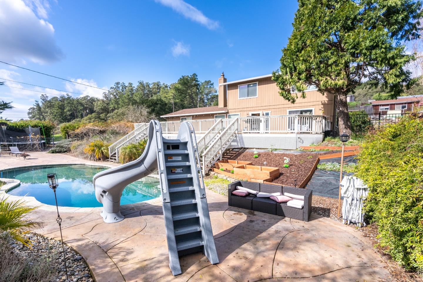 Detail Gallery Image 5 of 30 For 390 Seely Ave, Aromas,  CA 95004 - 4 Beds | 3 Baths