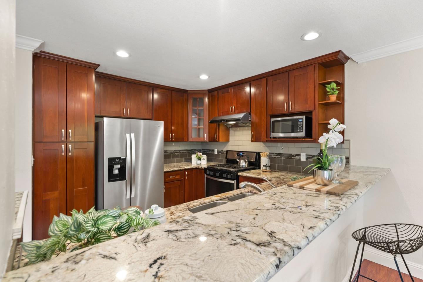 Detail Gallery Image 16 of 54 For 20032 Northcrest Sq, Cupertino,  CA 95014 - 3 Beds | 2 Baths