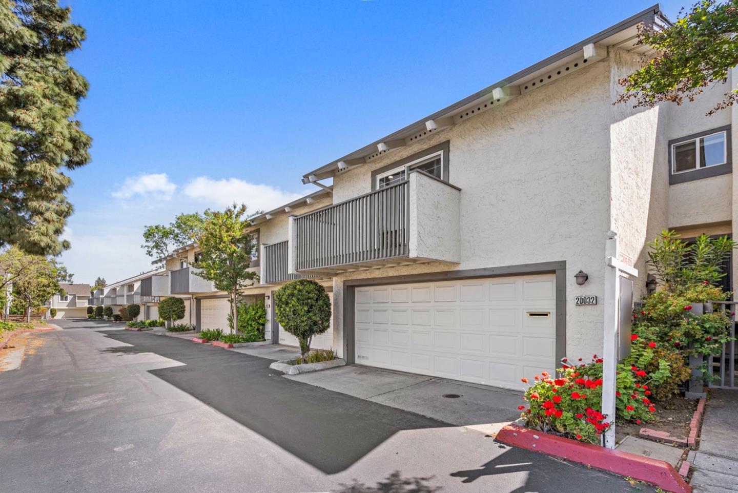 Detail Gallery Image 2 of 54 For 20032 Northcrest Sq, Cupertino,  CA 95014 - 3 Beds | 2 Baths