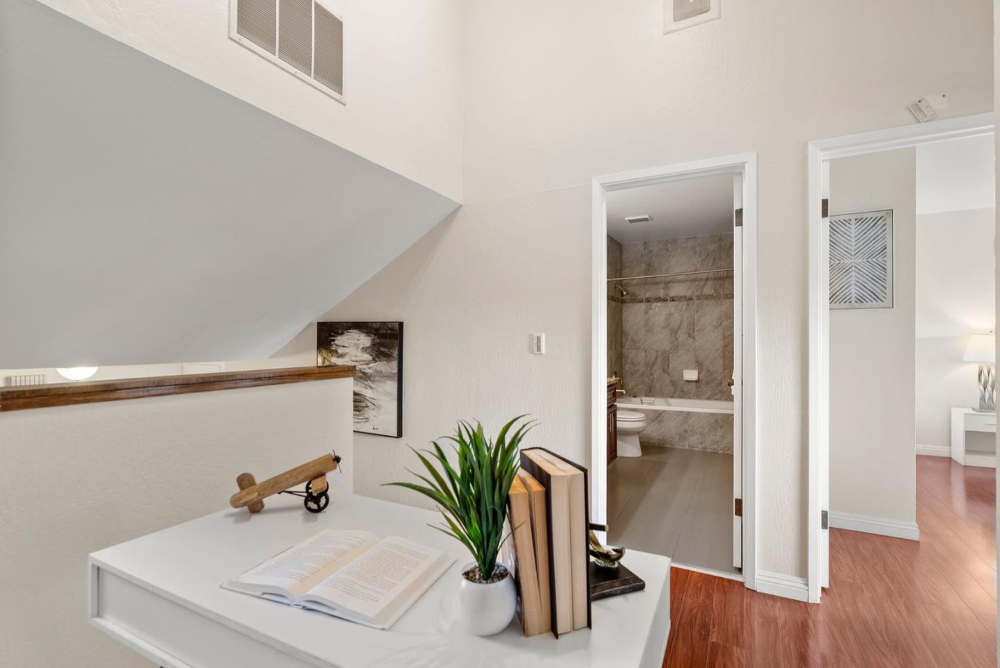 Detail Gallery Image 22 of 54 For 20032 Northcrest Sq, Cupertino,  CA 95014 - 3 Beds | 2 Baths