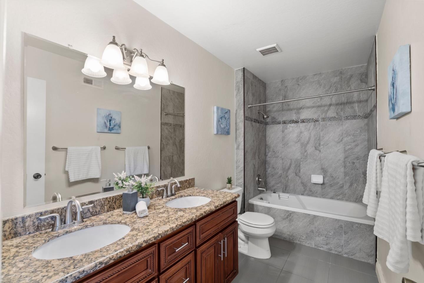 Detail Gallery Image 34 of 54 For 20032 Northcrest Sq, Cupertino,  CA 95014 - 3 Beds | 2 Baths