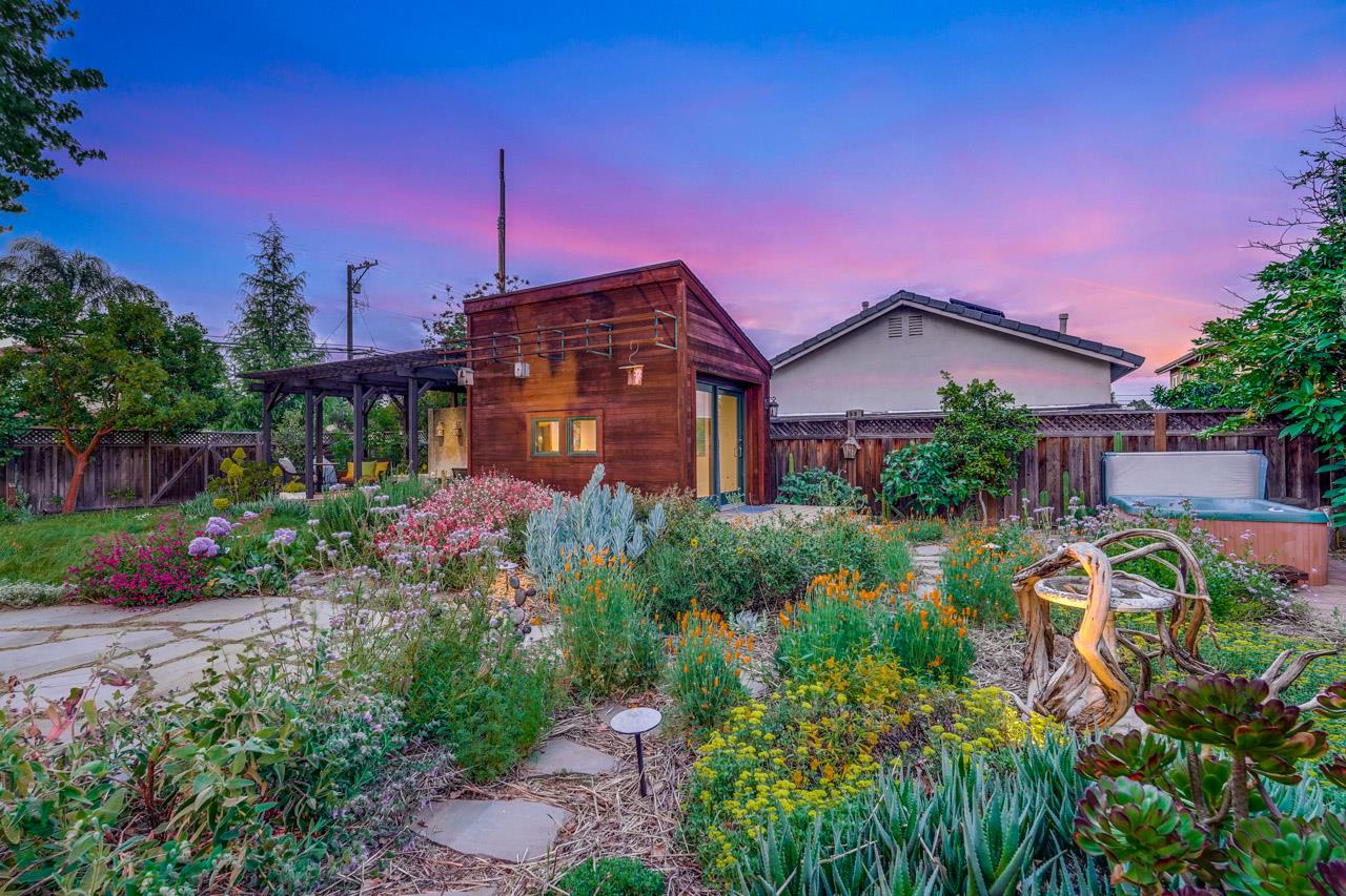 Detail Gallery Image 9 of 43 For 12714 Camrose Ave, Saratoga,  CA 95070 - 4 Beds | 2 Baths