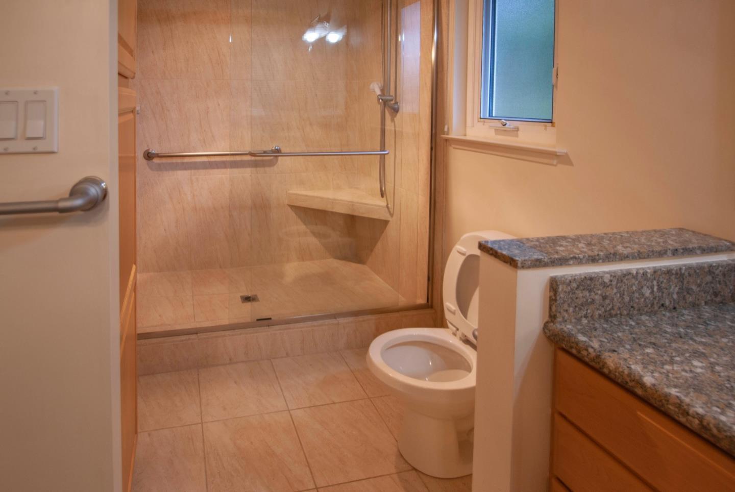 Detail Gallery Image 10 of 21 For 343 Moseley Rd, Hillsborough,  CA 94010 - 3 Beds | 2/1 Baths