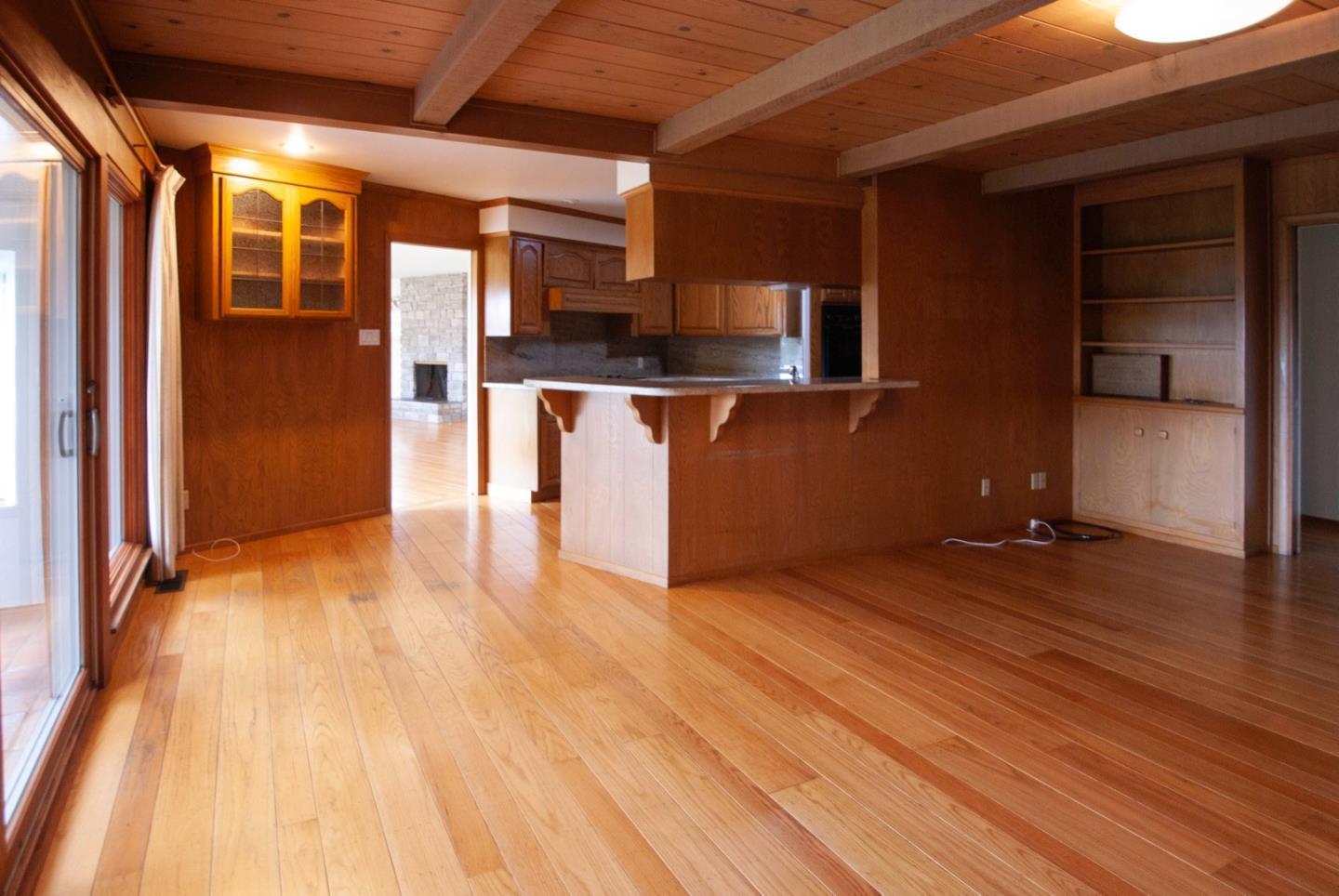 Detail Gallery Image 12 of 21 For 343 Moseley Rd, Hillsborough,  CA 94010 - 3 Beds | 2/1 Baths