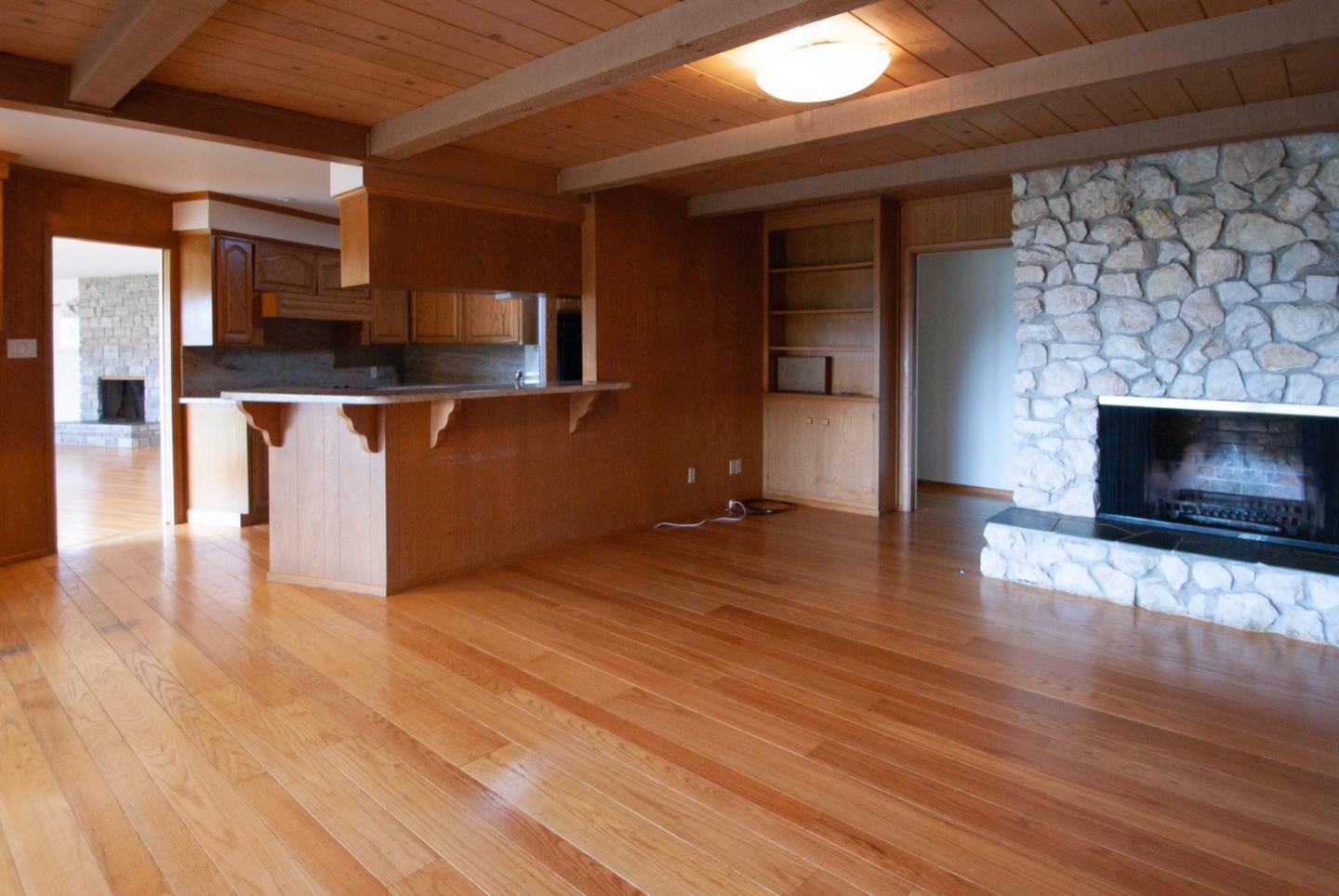 Detail Gallery Image 13 of 21 For 343 Moseley Rd, Hillsborough,  CA 94010 - 3 Beds | 2/1 Baths