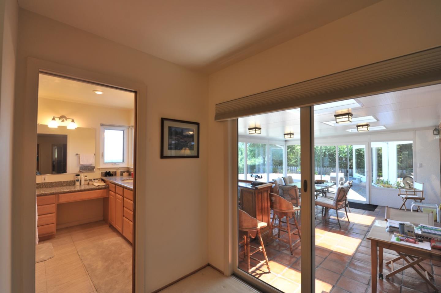 Detail Gallery Image 18 of 21 For 343 Moseley Rd, Hillsborough,  CA 94010 - 3 Beds | 2/1 Baths