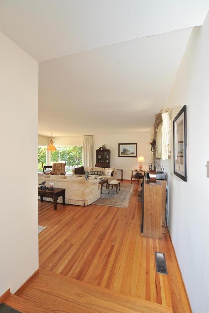 Detail Gallery Image 3 of 21 For 343 Moseley Rd, Hillsborough,  CA 94010 - 3 Beds | 2/1 Baths