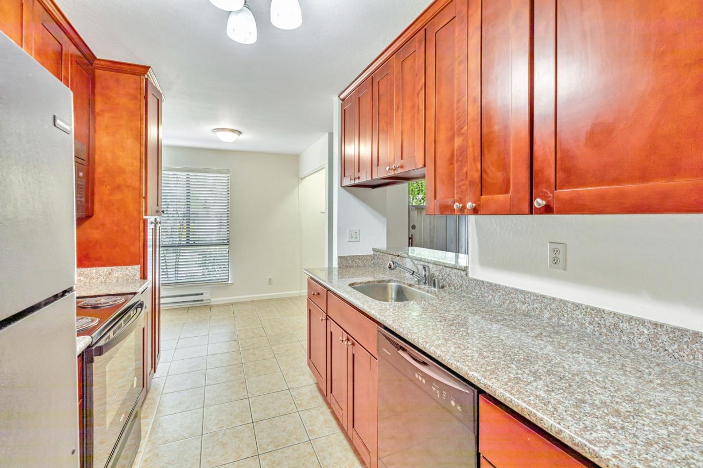 Detail Gallery Image 11 of 34 For 8155 Westwood Dr #13,  Gilroy,  CA 95020 - 1 Beds | 1 Baths