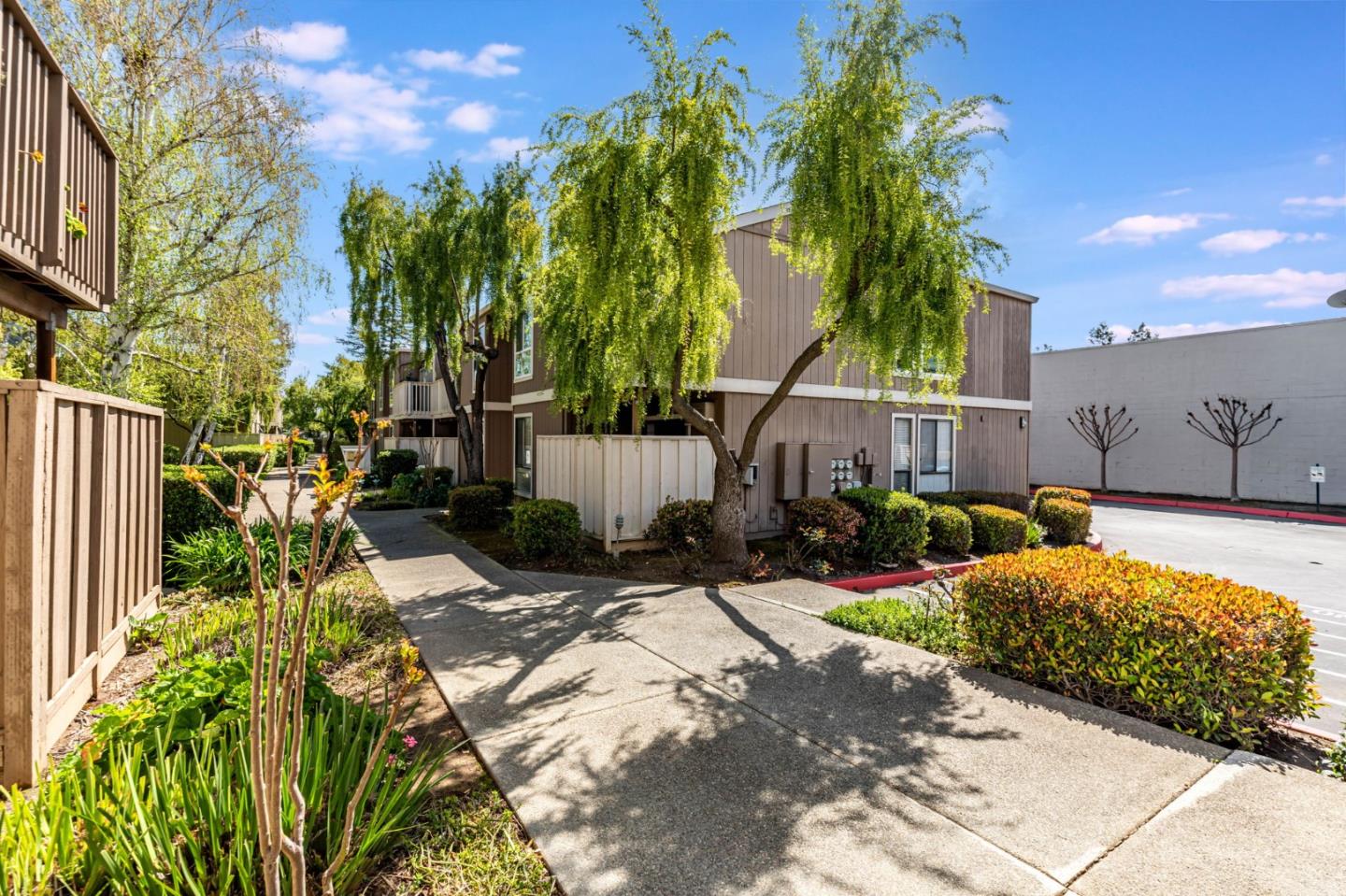 Detail Gallery Image 2 of 34 For 8155 Westwood Dr #13,  Gilroy,  CA 95020 - 1 Beds | 1 Baths